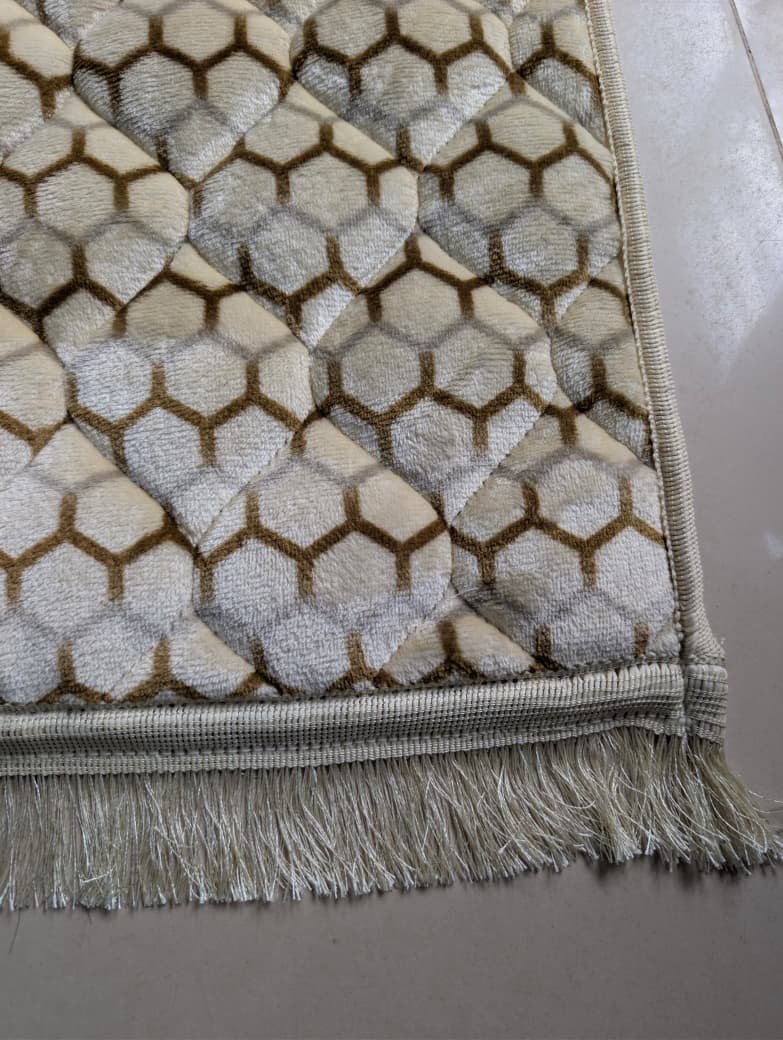 Velvet Honeycomb Janamaz #1 Best Prayer Mat Pakistan - Image 4