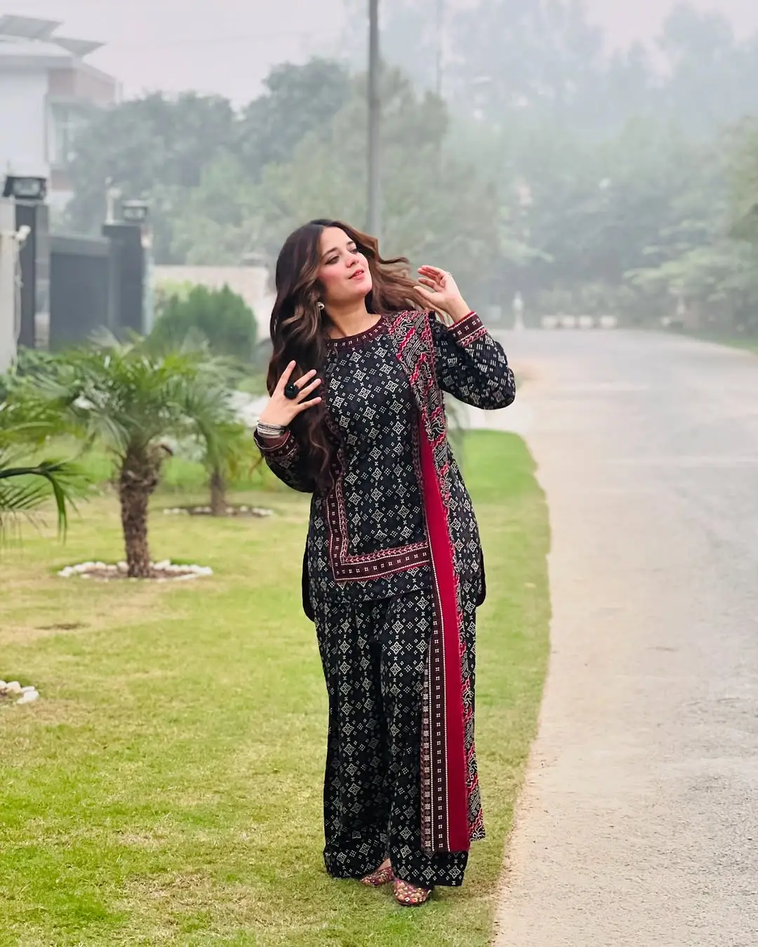 Plain Nida Classic Abaya #1 Best Price in Pakistan - Image 3